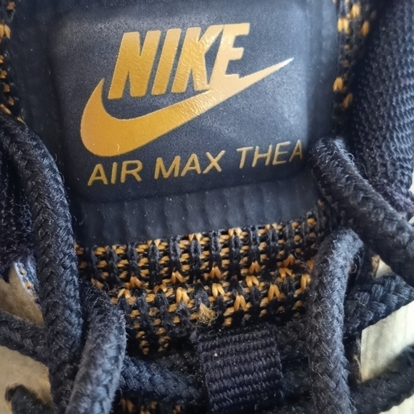 Nike Air max THEA gold and black size 7 - Picture 3 of 9